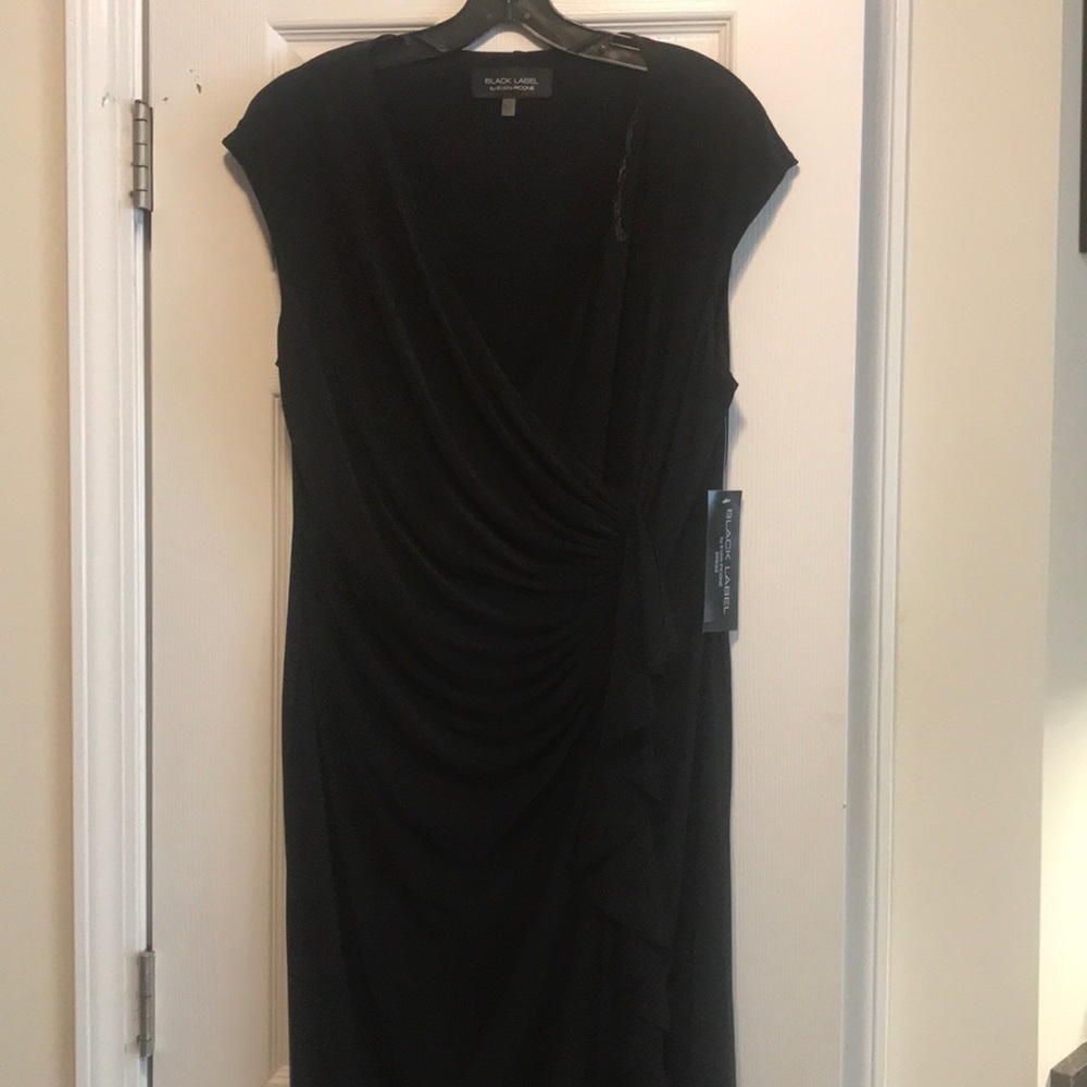 NEW WITH TAGS!! cap sleeve ruffled faux wrap dress